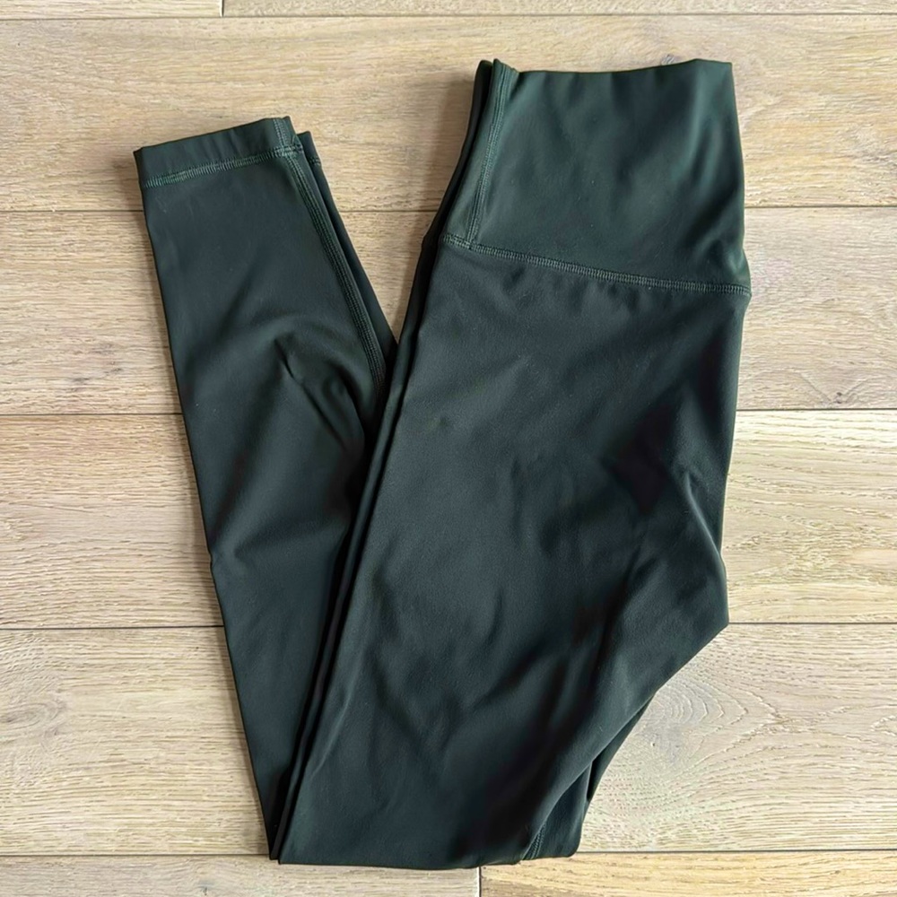 HeyNuts Buttery Soft Leggings Dark Green Size Medium 8/10